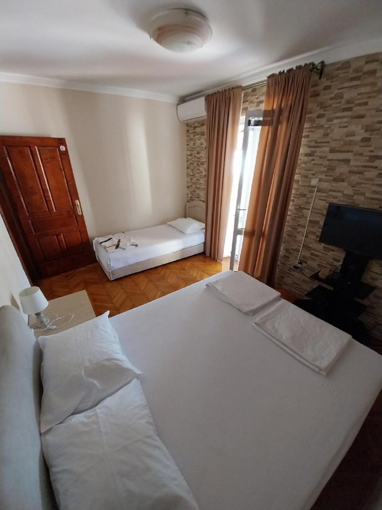Apartments Sun House Herceg Novi Exterior photo