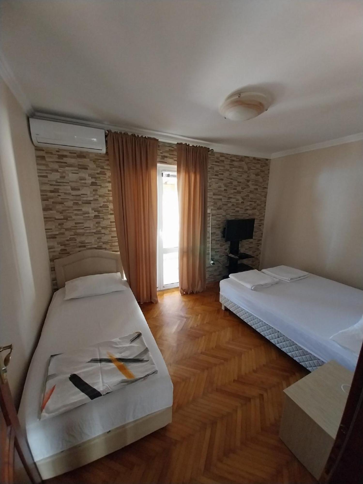 Apartments Sun House Herceg Novi Exterior photo