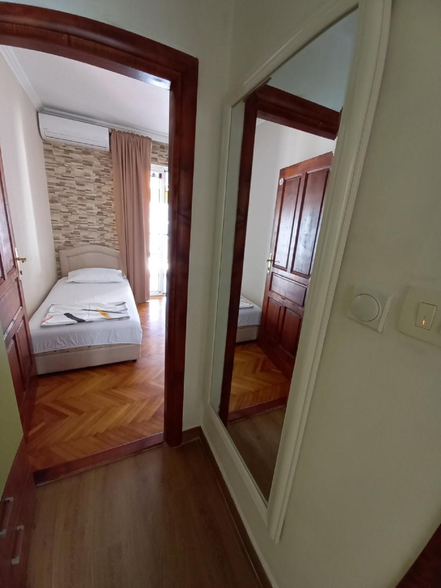 Apartments Sun House Herceg Novi Exterior photo